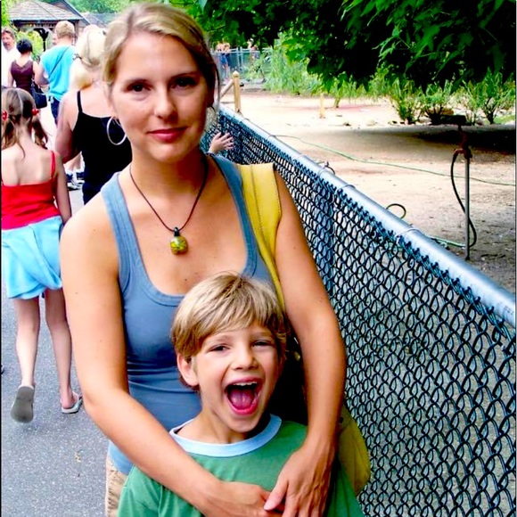 Meet your Posher, Michelle - Picture 1 of 2